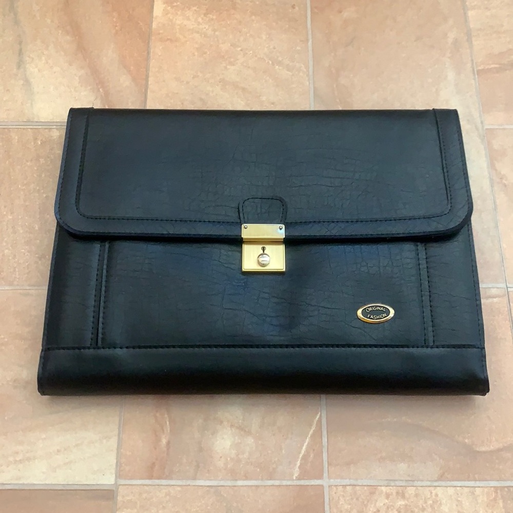NWOT Vintage Black Faux Leather Business Portfolio Holder- Gold Clasp Closure